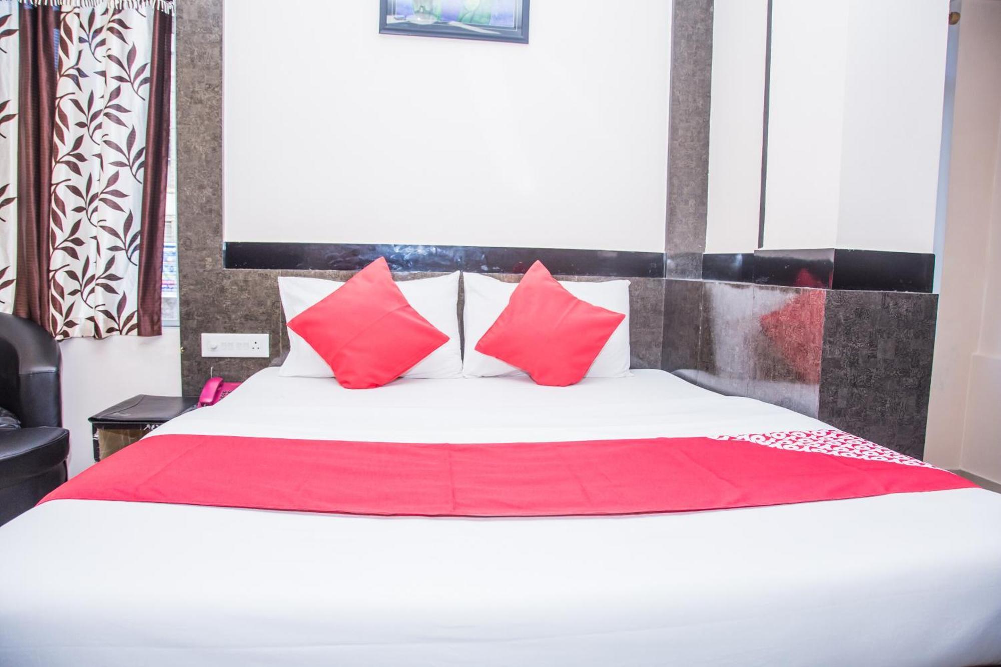Oyo Hotel Executive Inn Agartala Bagian luar foto