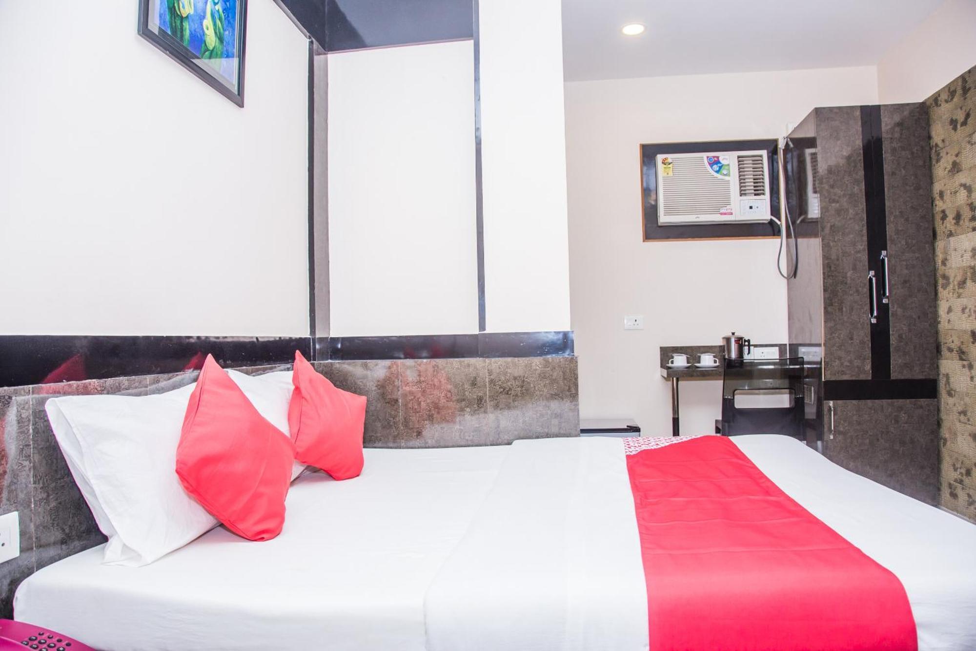 Oyo Hotel Executive Inn Agartala Bagian luar foto